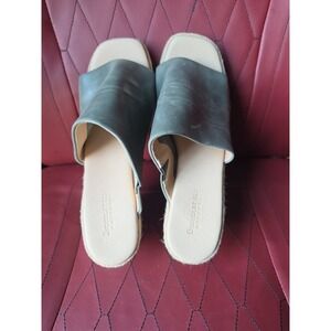Chocolat Blu Sage Green  Sandals Size US 9.5